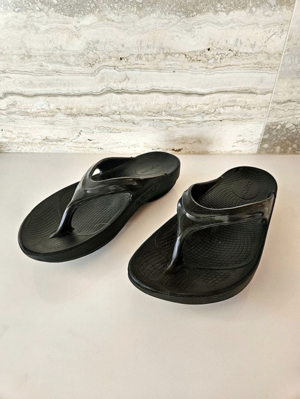 OOFOS OOriginal Sandal Women's Black Slide Sandals US 8